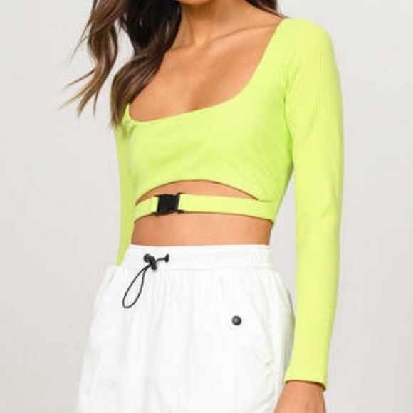 TOBI neon green‘
ASHA SNAP BUCKLE RIB KNIT CROP TOP’ - Picture 5 of 9